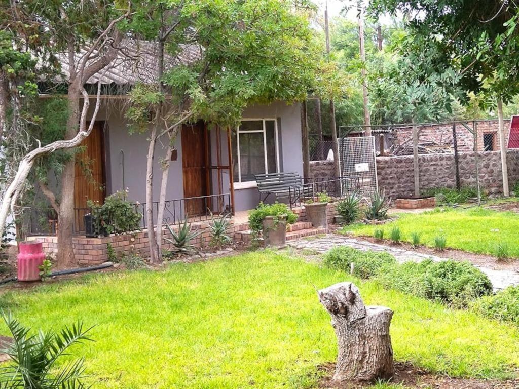 Royal Karoo Cottage Unit 1 Beaufort Wes Buitenkant foto